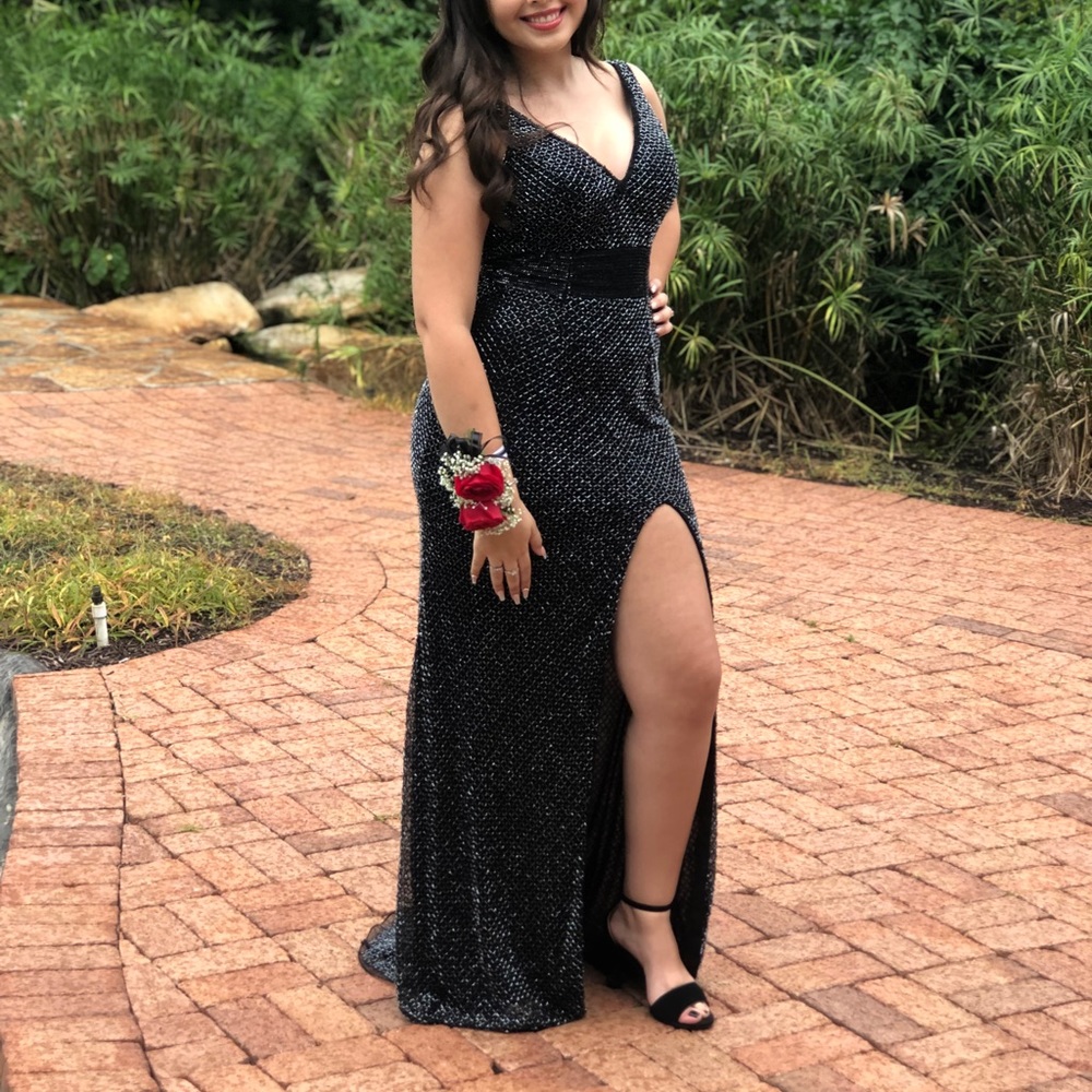 Black prom dress